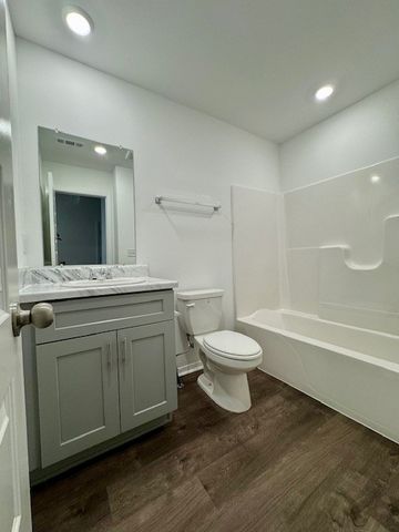 6810 SW Memphis Avenue, Bentonville, AR 72713