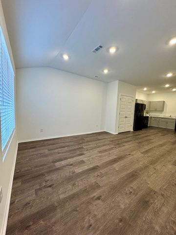 6810 SW Memphis Avenue, Bentonville, AR 72713