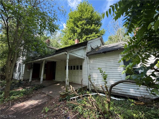 25625 Highland Road, Richmond Heights, OH 44143
