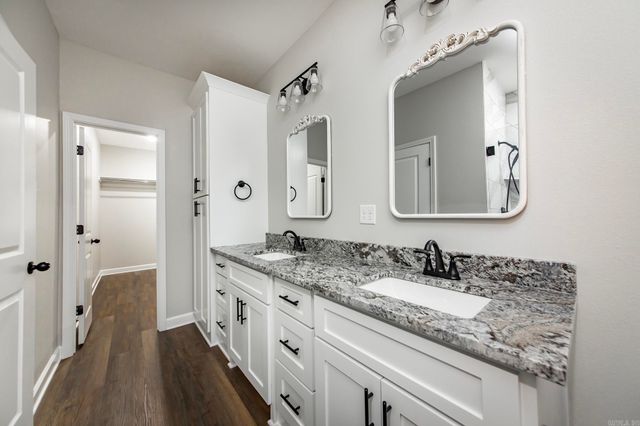 911 W Dell Vista Cove, Cabot, AR 72023