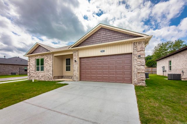 911 W Dell Vista Cove, Cabot, AR 72023