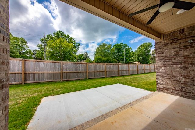 911 W Dell Vista Cove, Cabot, AR 72023