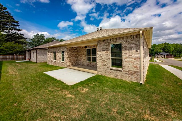 911 W Dell Vista Cove, Cabot, AR 72023
