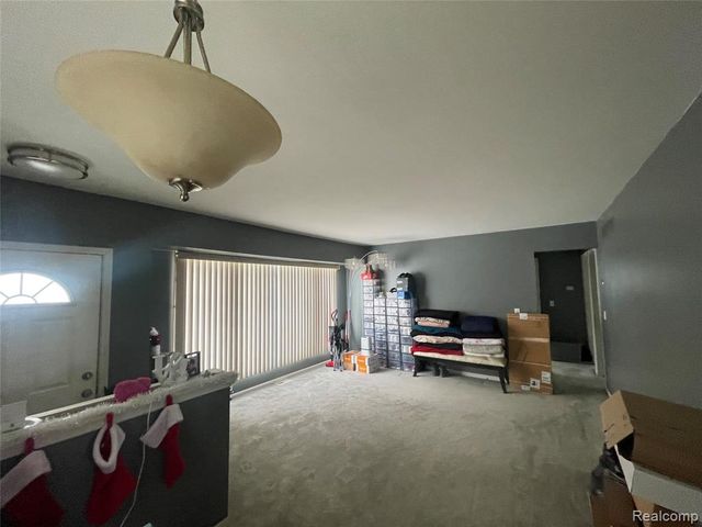 23509 Parklawn Street, Oak Park, MI 48237