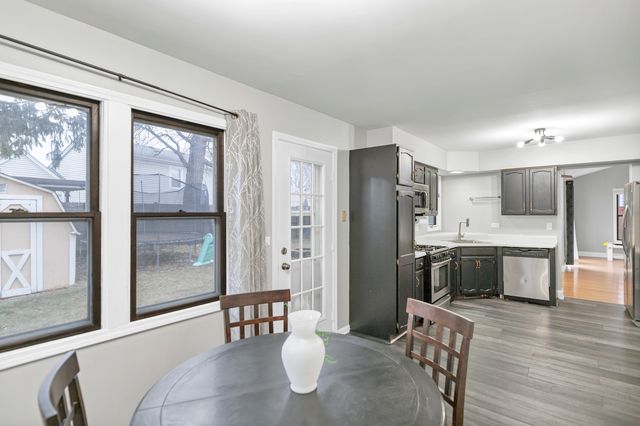 62 Washington Avenue, Streamwood, IL 60107