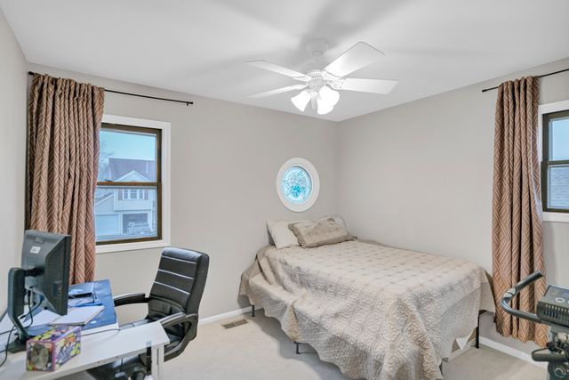 62 Washington Avenue, Streamwood, IL 60107