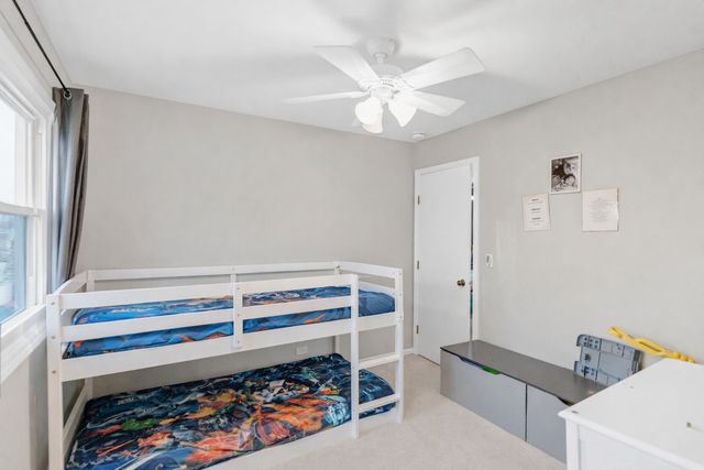 62 Washington Avenue, Streamwood, IL 60107