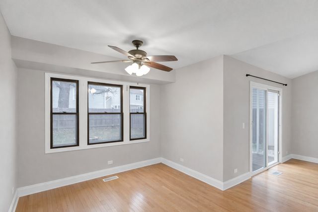 62 Washington Avenue, Streamwood, IL 60107