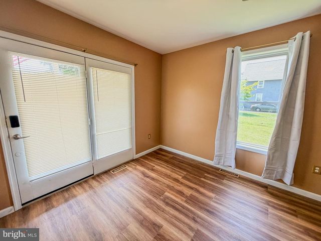 14 BROAD ST, Deepwater, NJ 08023