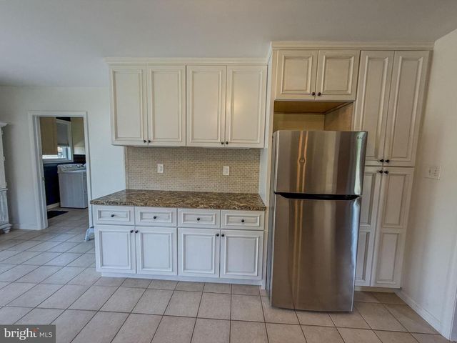 14 BROAD ST, Deepwater, NJ 08023