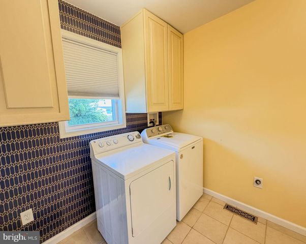 14 BROAD ST, Deepwater, NJ 08023