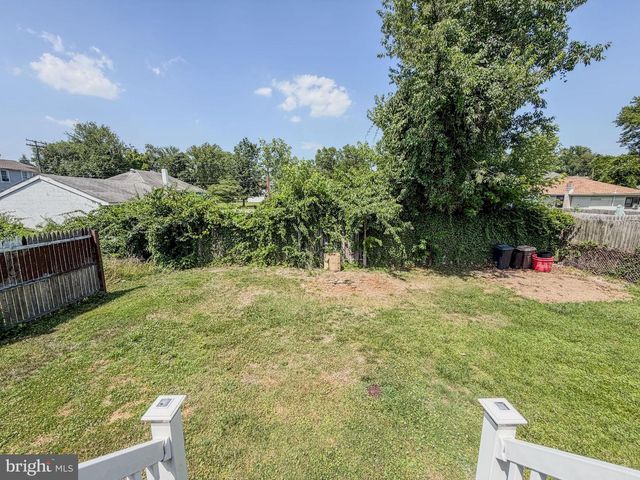 14 BROAD ST, Deepwater, NJ 08023