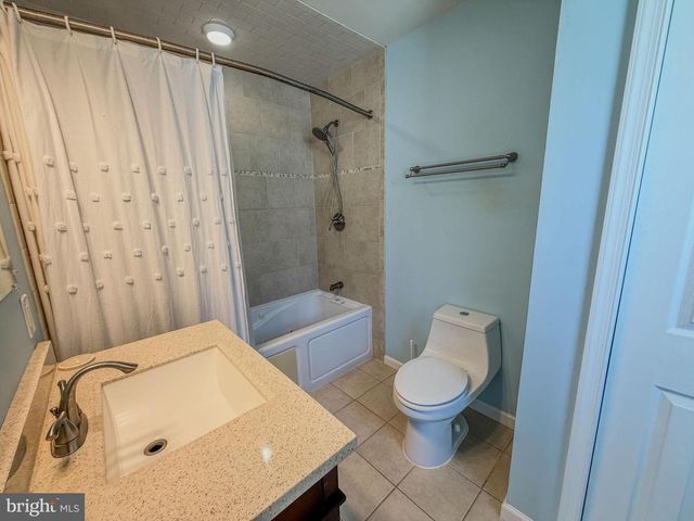 14 BROAD ST, Deepwater, NJ 08023