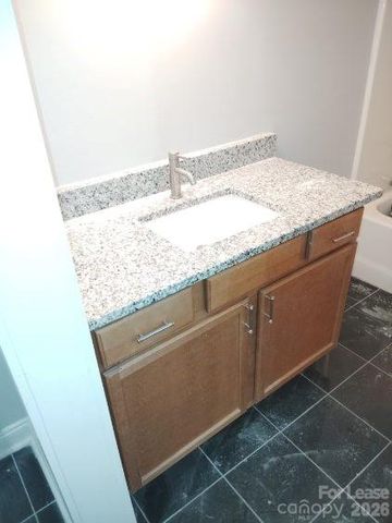 141 W main Avenue, Gastonia, NC 28052