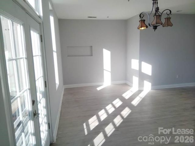 141 W main Avenue, Gastonia, NC 28052