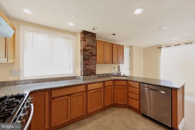 22 W BROAD ST, Malvern, PA 19355