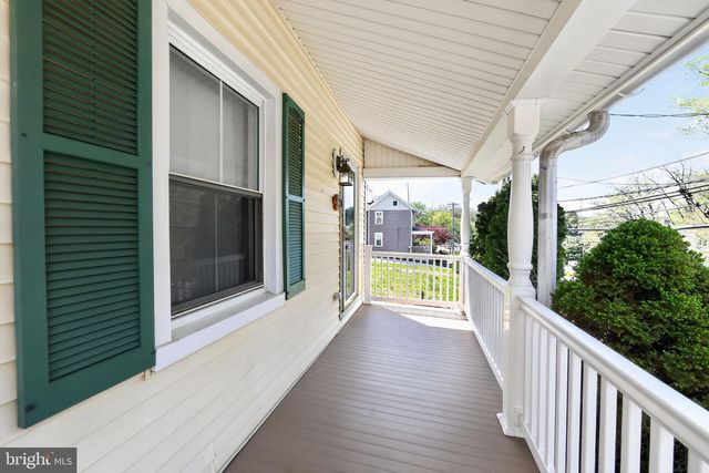 22 W BROAD ST, Malvern, PA 19355