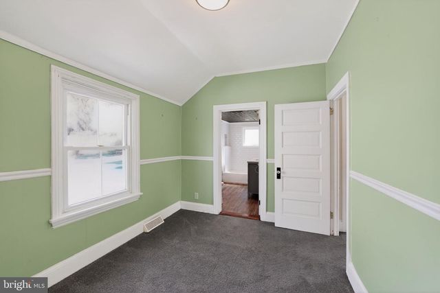 22 W BROAD ST, Malvern, PA 19355