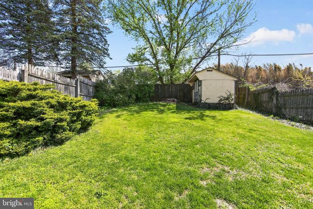 22 W BROAD ST, Malvern, PA 19355