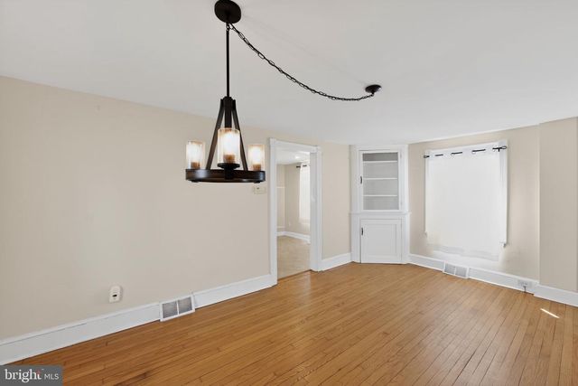 22 W BROAD ST, Malvern, PA 19355
