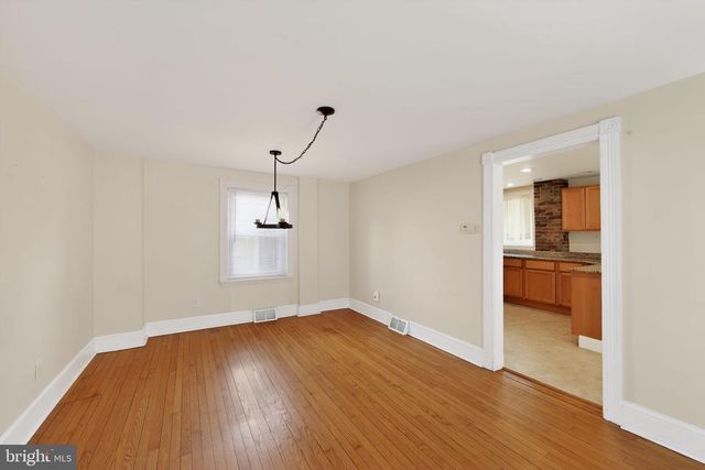 22 W BROAD ST, Malvern, PA 19355