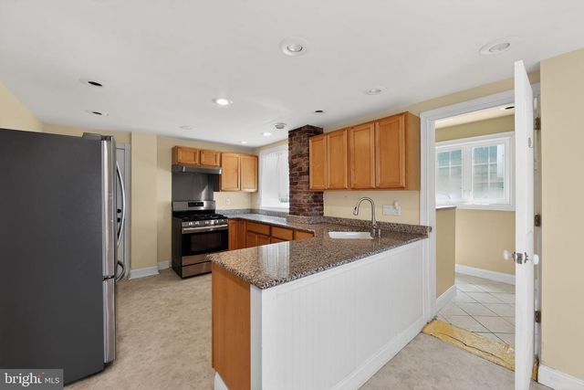 22 W BROAD ST, Malvern, PA 19355
