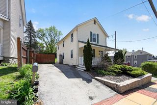 22 W BROAD ST, Malvern, PA 19355