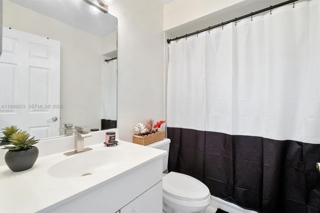 19031 NW 54th Ave, Miami Gardens, FL 33055