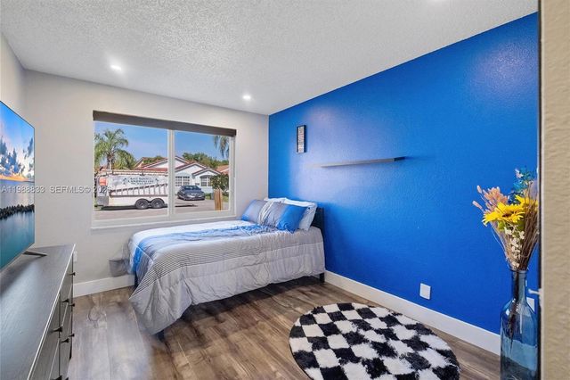 19031 NW 54th Ave, Miami Gardens, FL 33055