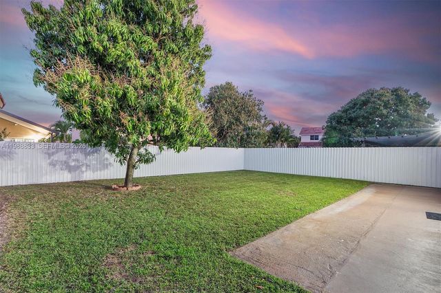 19031 NW 54th Ave, Miami Gardens, FL 33055