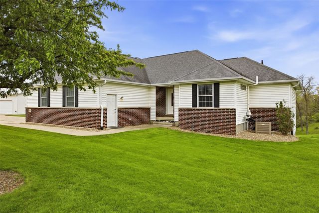 3386 64th Street, Palo, IA 52324
