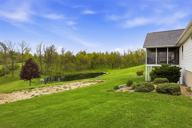 3386 64th Street, Palo, IA 52324
