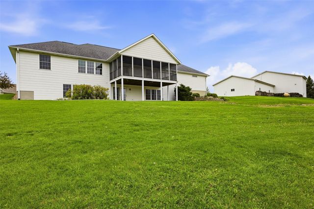 3386 64th Street, Palo, IA 52324