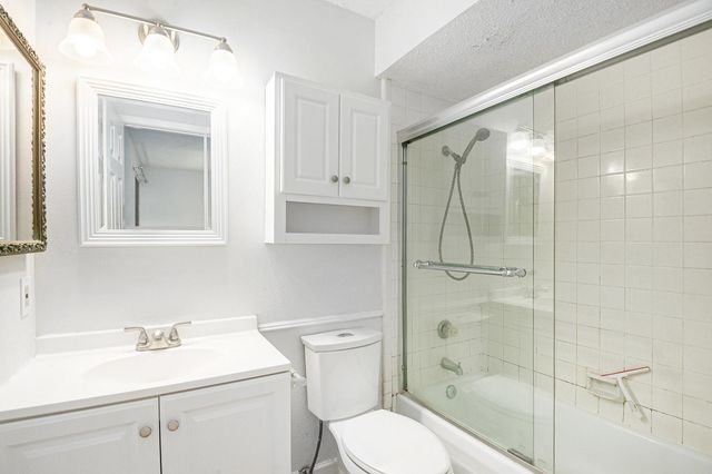 1934 Lost Creek Drive, Arlington, TX 76006