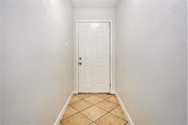 1934 Lost Creek Drive, Arlington, TX 76006