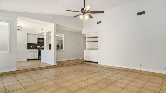 1934 Lost Creek Drive, Arlington, TX 76006