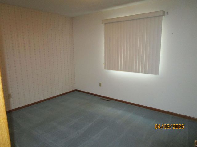 1215 6TH ST SW, Minot, ND 58701