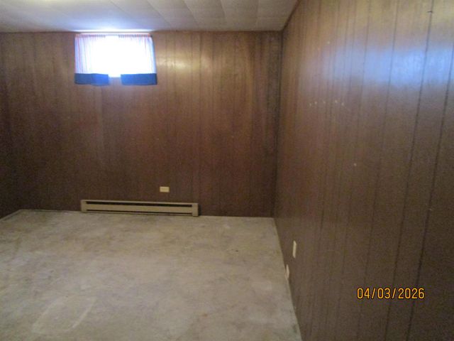 1215 6TH ST SW, Minot, ND 58701