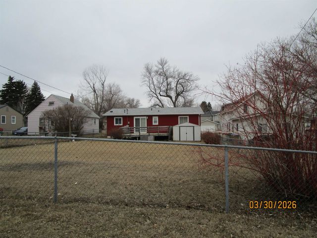 1215 6TH ST SW, Minot, ND 58701