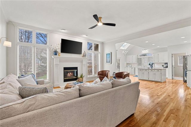 15209 Maple Court, Overland Park, KS 66223