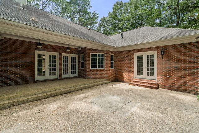 4 Spears Dr., Hattiesburg, MS 39402