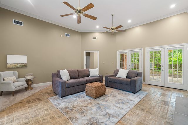 4 Spears Dr., Hattiesburg, MS 39402