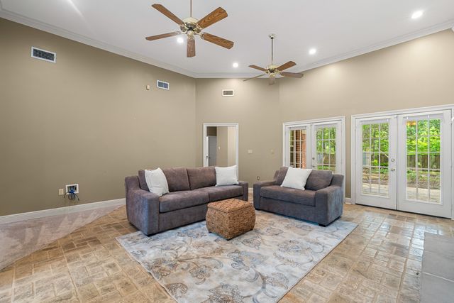 4 Spears Dr., Hattiesburg, MS 39402