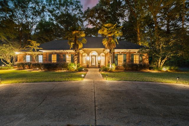 4 Spears Dr., Hattiesburg, MS 39402