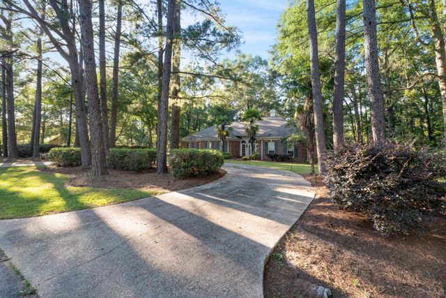 4 Spears Dr., Hattiesburg, MS 39402