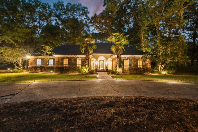4 Spears Dr., Hattiesburg, MS 39402