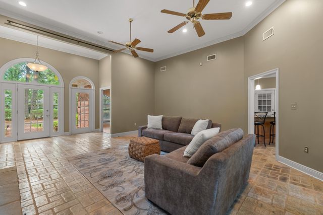 4 Spears Dr., Hattiesburg, MS 39402