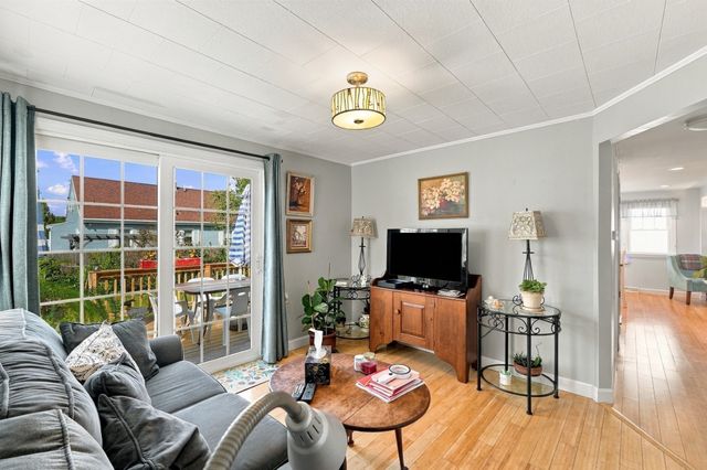 25 Bellevue St, New Bedford, MA 02744