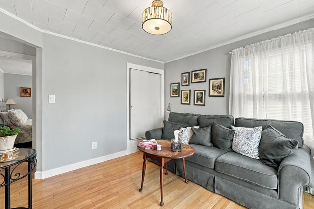 25 Bellevue St, New Bedford, MA 02744