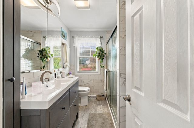 25 Bellevue St, New Bedford, MA 02744